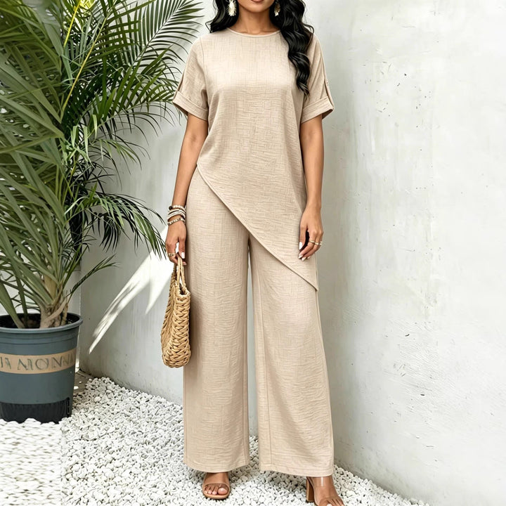 Ensemble deux pièces femme décontracté: top mi-long et pantalon large fluide. Confort et style minimaliste.