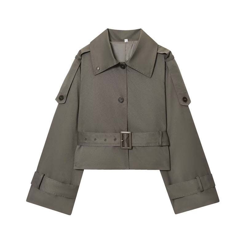 Manteau long femme noir élégant avec col montant sophistiqué, parfait pour un style hivernal chic et raffiné.