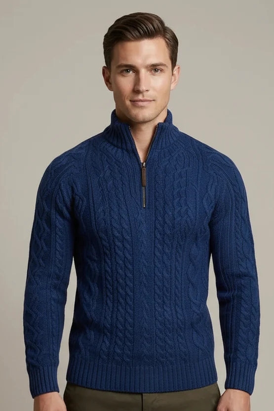 Pull homme tricot torsadé, col zippé, finitions soignées. Chaud et confortable pour l'hiver.