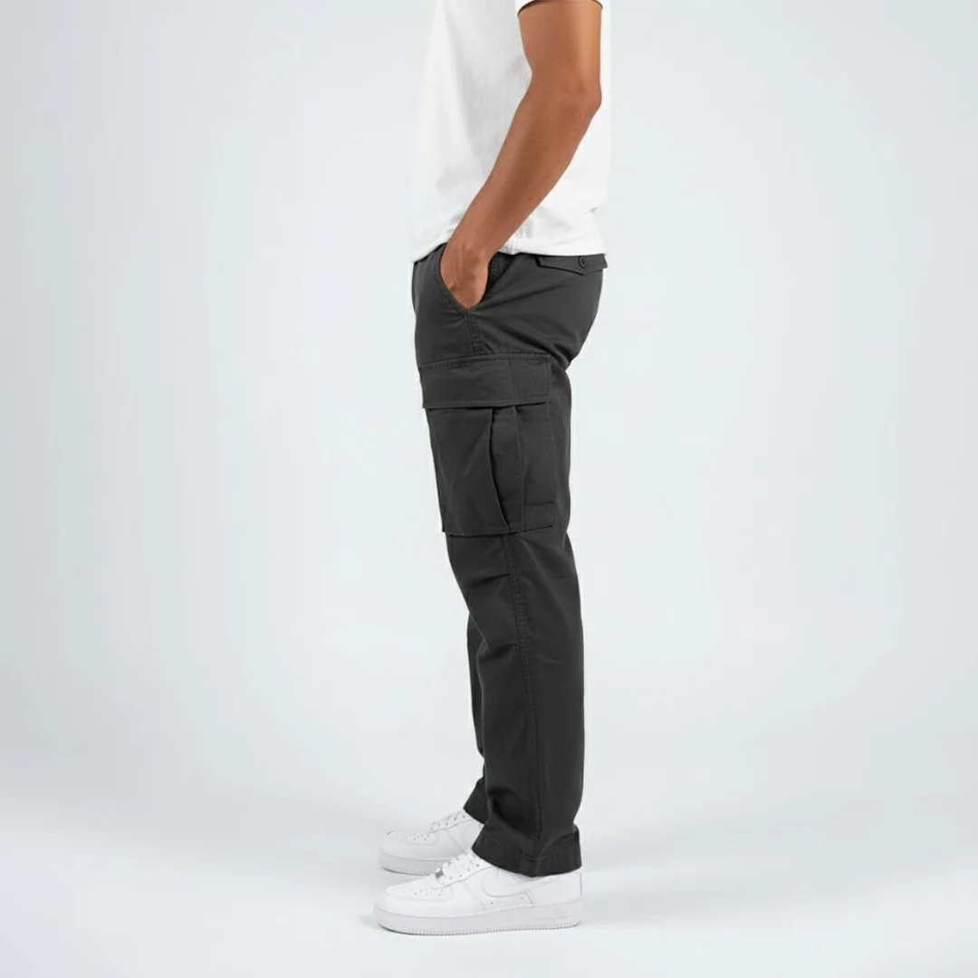 Pantalon cargo homme ample, style urbain décontracté, coupe confortable et moderne pour la mode homme.
