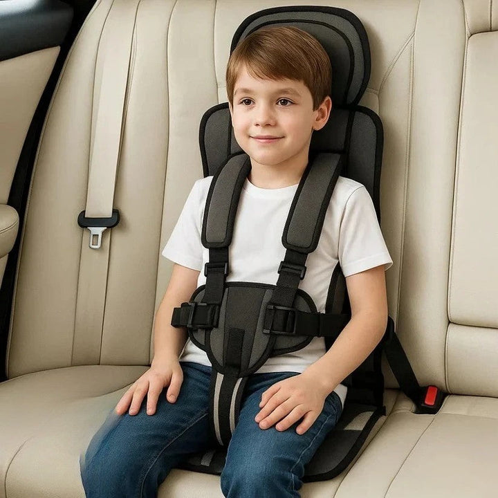 Siège d'appoint pour enfants, ultra-compact, essentiel pour les déplacements et voyages.
