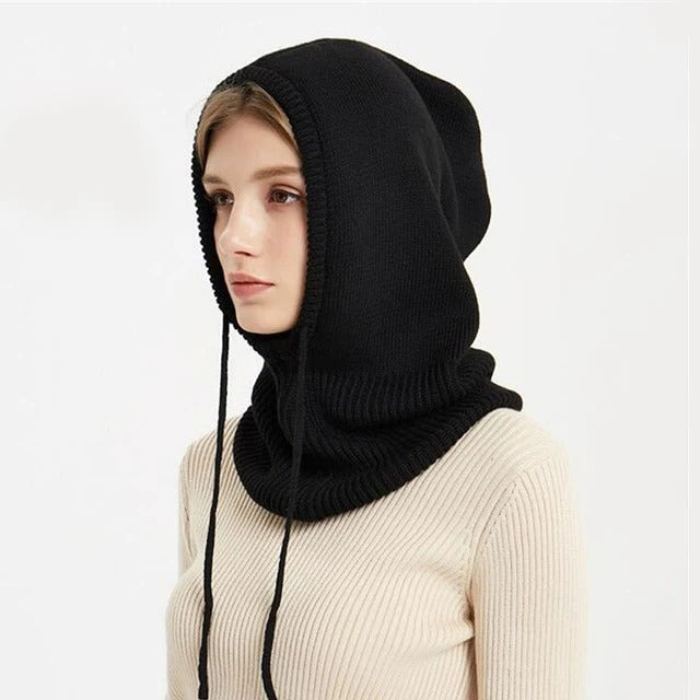 Bonnet tricoté femme en cachemire avec capuche, chaud et élégant pour l'hiver. Idéal contre le froid.