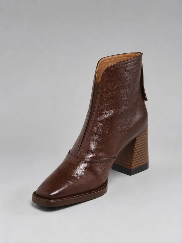 Chaussures bottines femme contemporaines à bout carré, talon bloc stable pour un look élégant et mode.