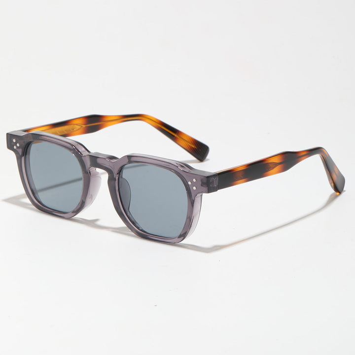 Lunettes de soleil tendance unisexe, design rétro classique, protection UV essentielle pour l'été et le printemps.