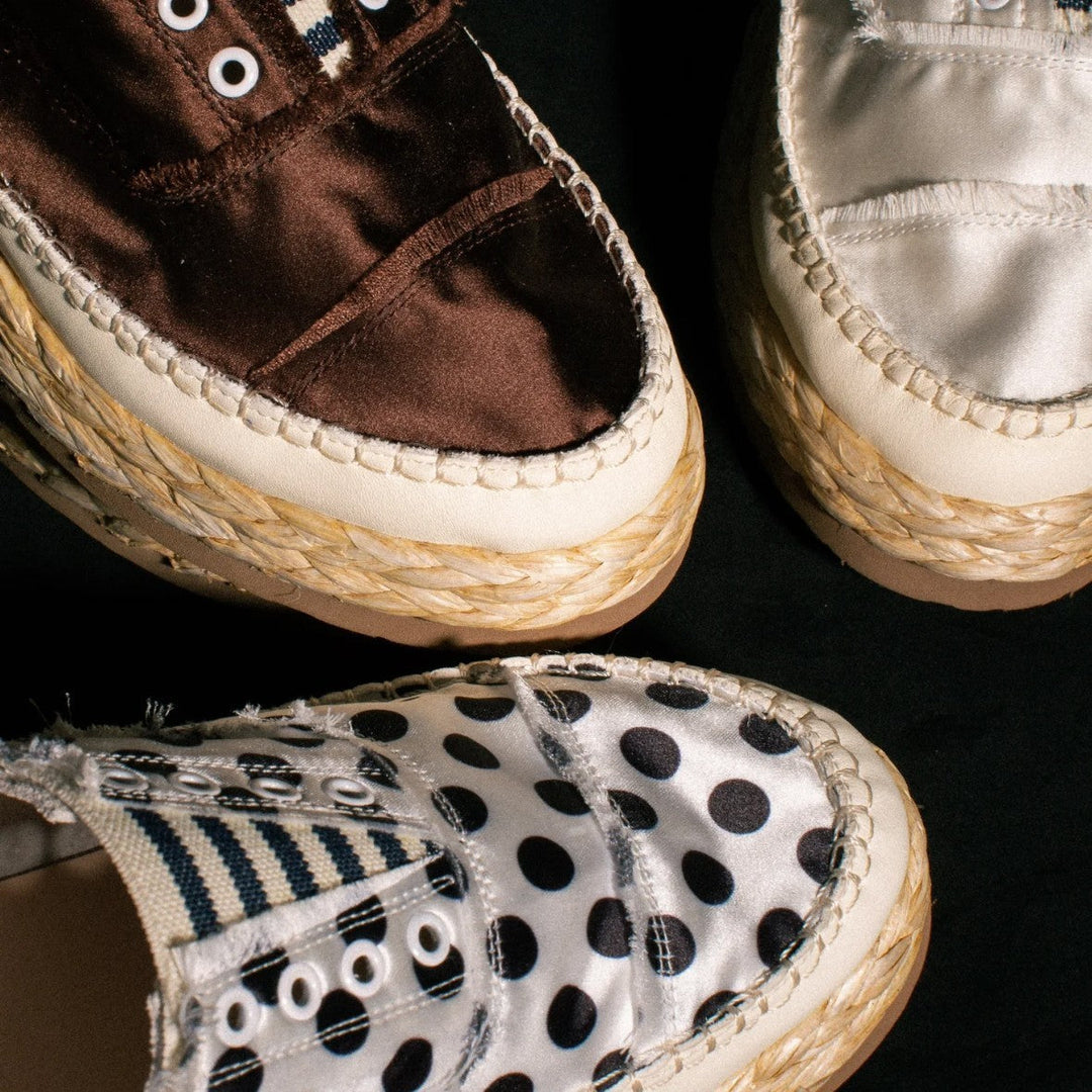 Mode femme été: Baskets espadrille plateforme avec design décontracté. Faciles à porter.