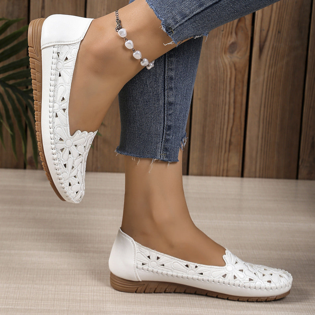 Sandales plates ajourées femme, polyvalentes et confortables. Chaussures d'été décontractées, légères et très respirantes.