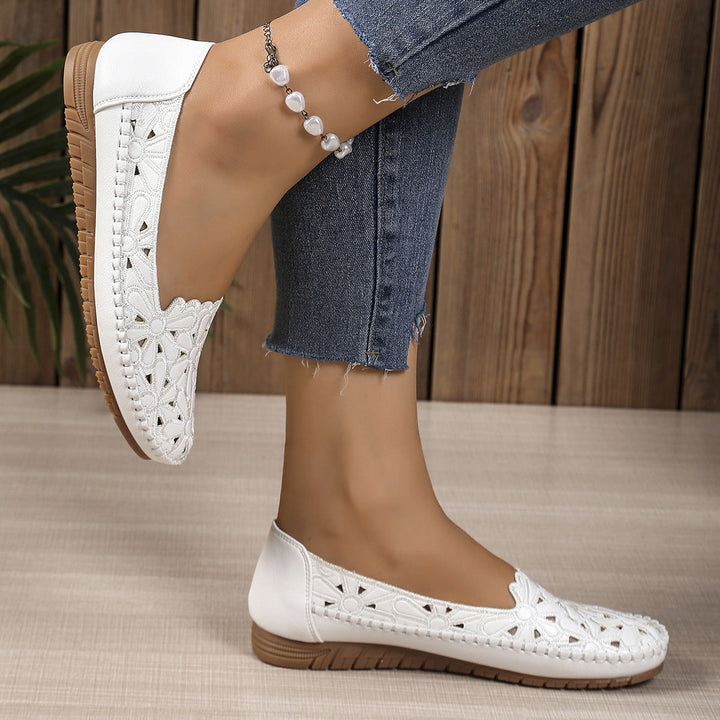 Sandales plates ajourées femme, polyvalentes et confortables. Chaussures d'été décontractées, légères et très respirantes.