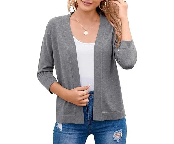 Cardigan léger femme, coupe courte moderne. Un vêtement chic et ouvert, parfait pour un style décontracté et élégant.