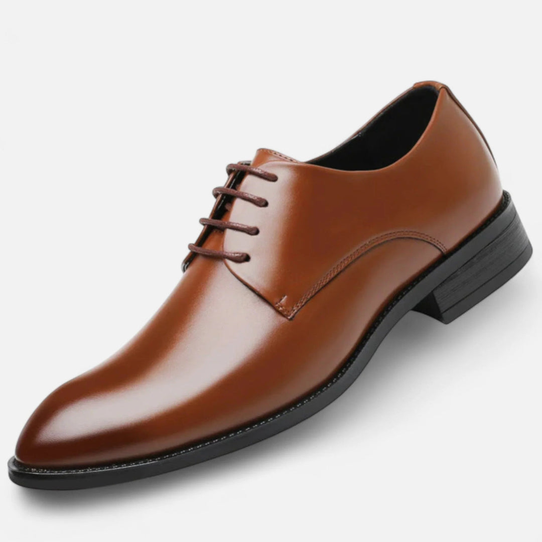 Derby homme cuir noir, style classique et élégant, parfait pour bureau et événements formels.
