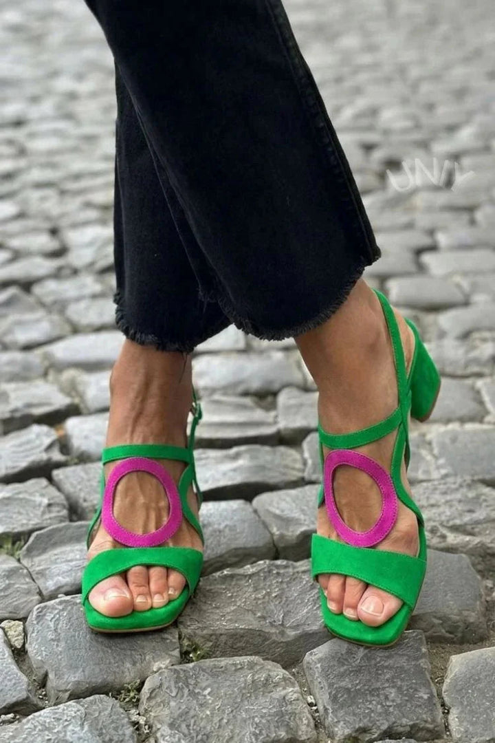 Chaussure élégante à talon pour femme, modèle polyvalent en vert, jaune, rose rouge, alliant confort et style estival.