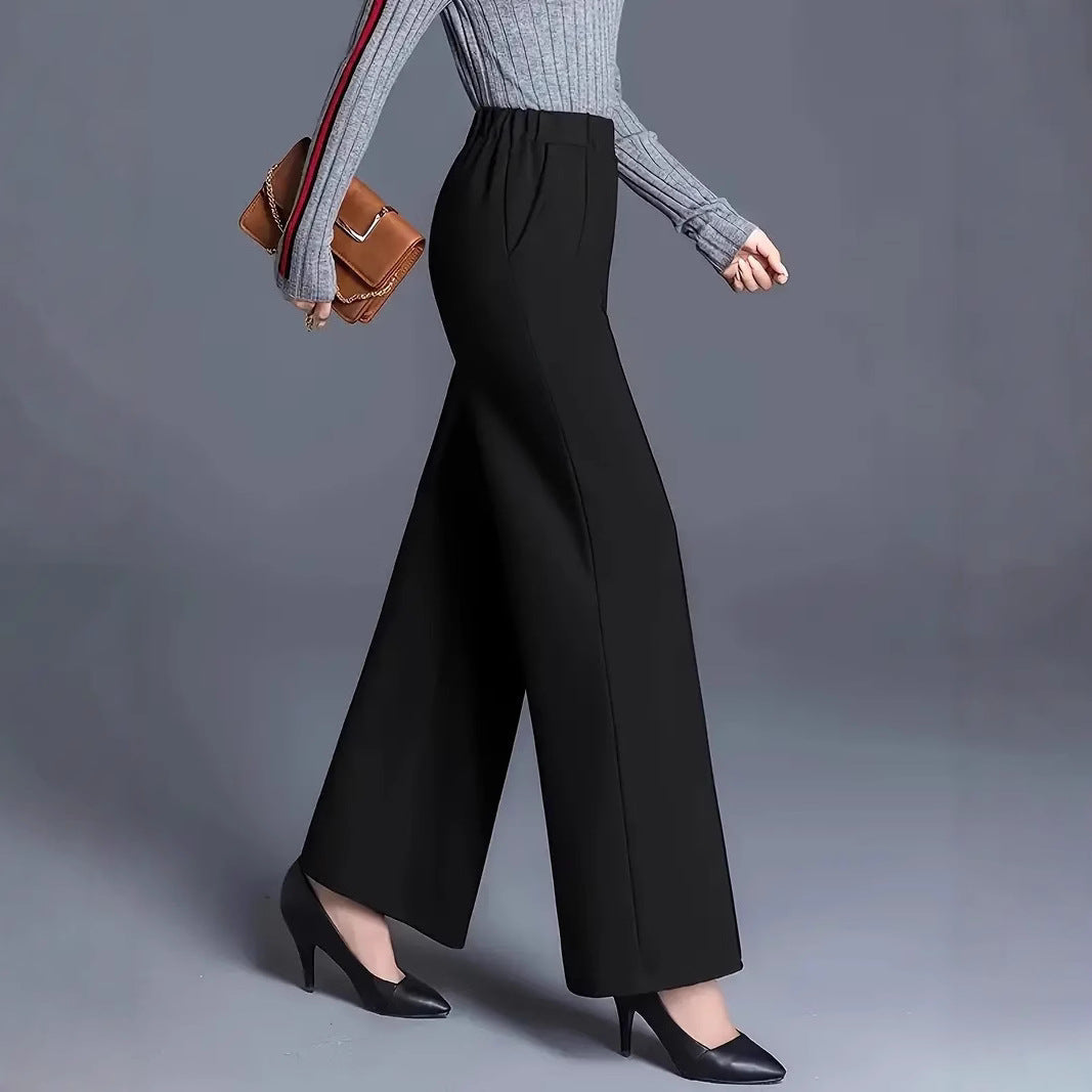 Mode femme: pantalon droit confortable, parfait pour une tenue quotidienne décontractée et chic.