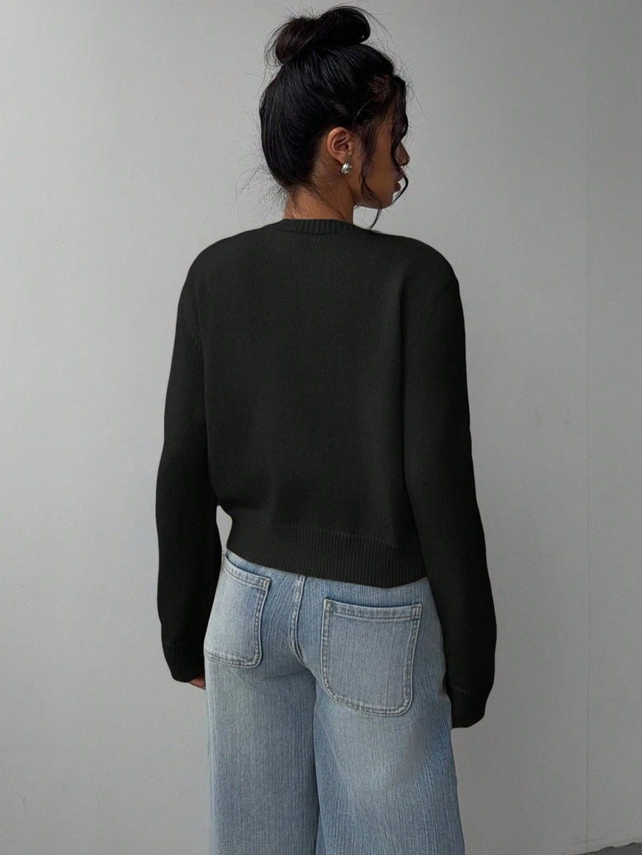 Cardigan slim femme, style moderne, idéal automne hiver, élégance et confort assuré.