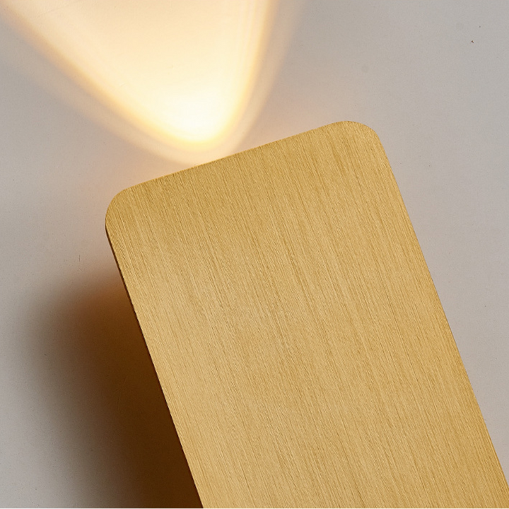 Lampe murale rectangulaire en métal, éclairage LED moderne. Parfaite pour salon ou chambre à coucher.