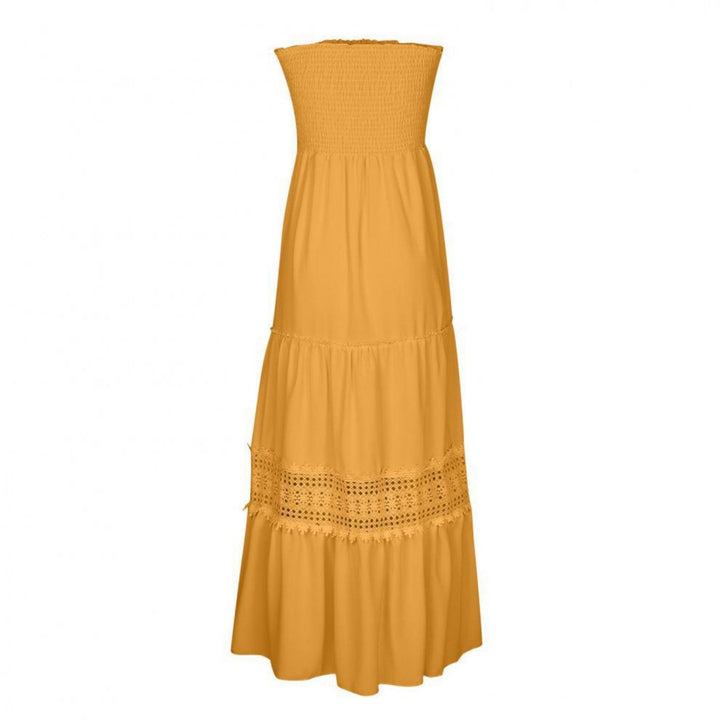 Robe longue décontractée femme avec détails en dentelle et patchwork. Tendance mode été printemps.