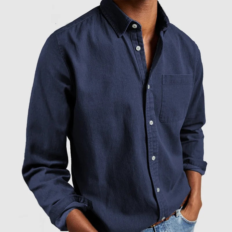 Chemise homme colorée ajustée, manches longues. Un essentiel masculin pour un style élégant et polyvalent.