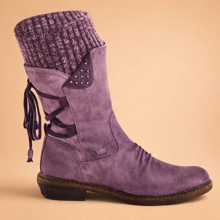 Bottes femme chic à talon bas, confortables et polyvalentes. Idéales pour un look urbain élégant et décontracté.