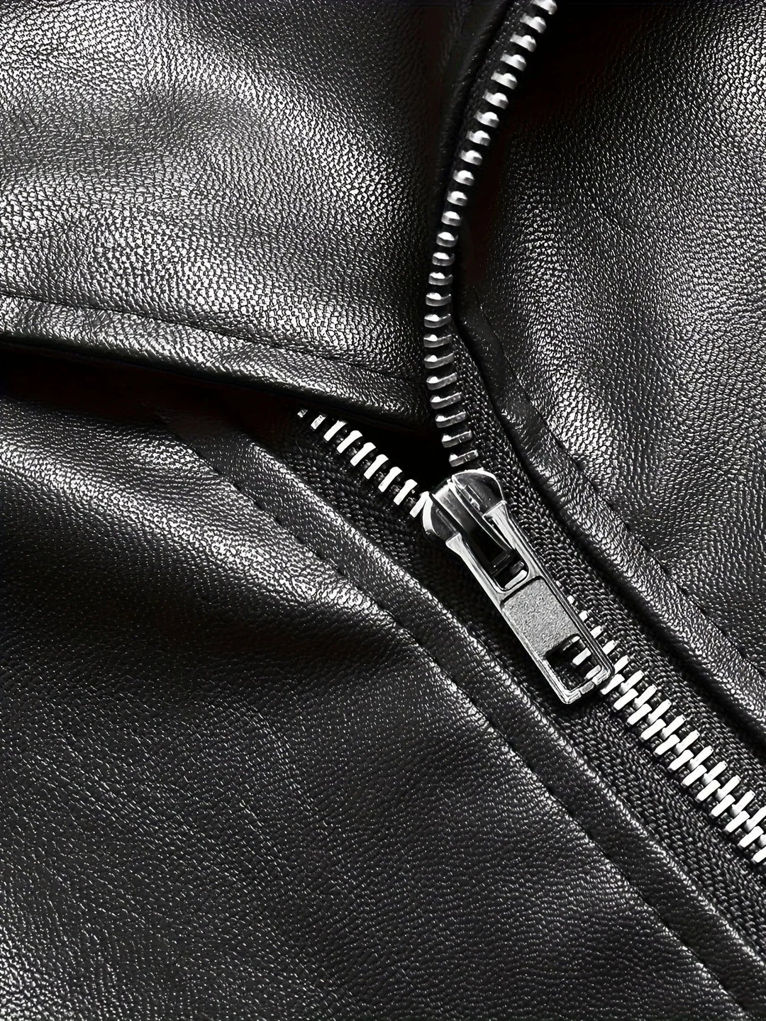 Veste homme casual biker, coupe confortable, poches 3D modernes pour un look mode automne.