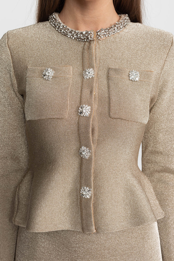Robe femme ajustée manches longues, design moderne et élégant. Idéale pour un style quotidien chic en automne.