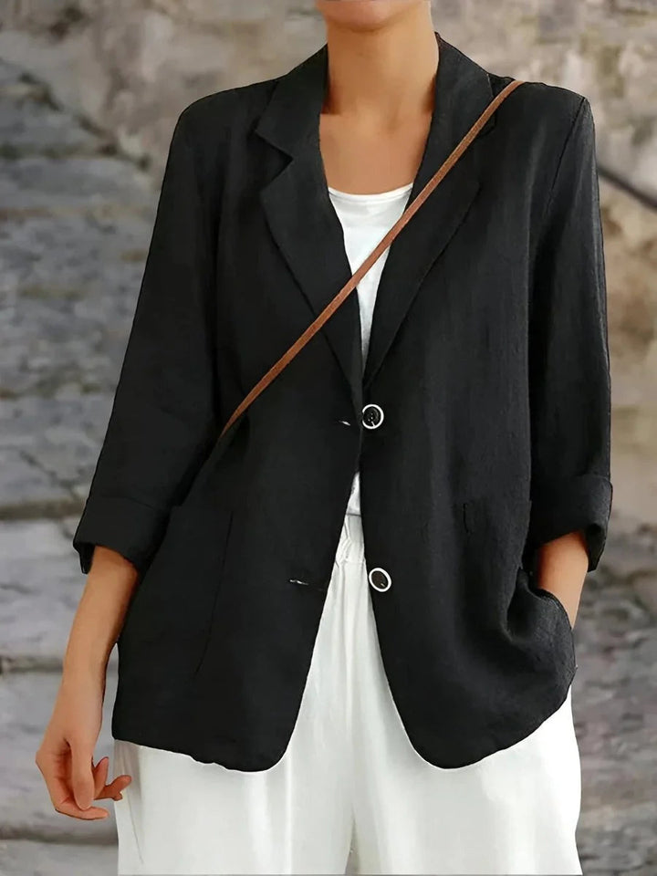 Veste femme chic à bouton unique, alliant élégance et style casual. Parfaite pour la mode printemps.