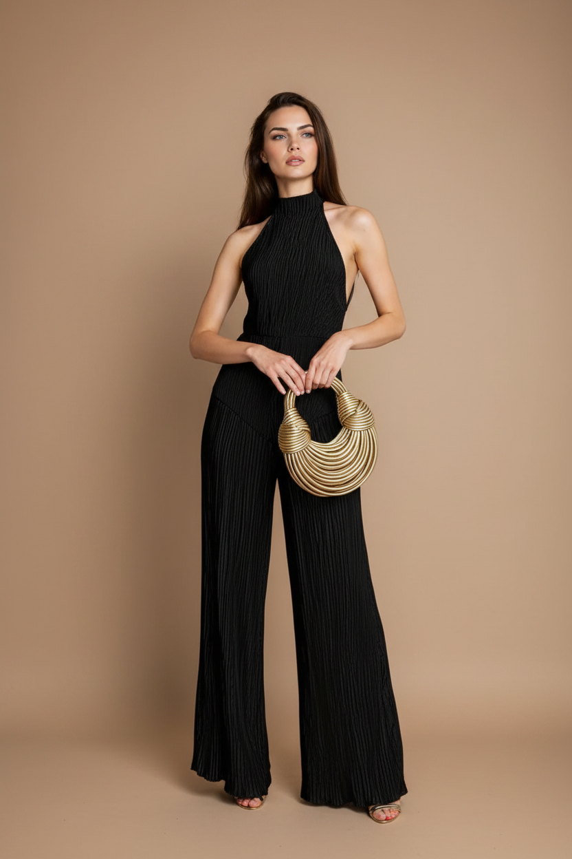 Ensemble deux pièces femme élégant: top asymétrique et pantalon plissé fluide. Idéal pour un look chic et confortable.