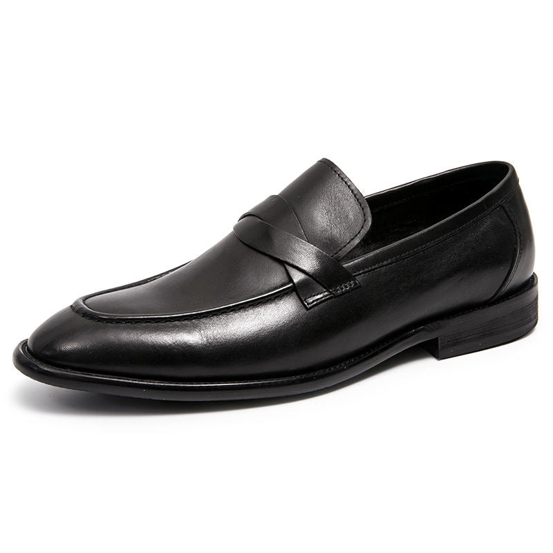 Élégants mocassins homme décontractés, style slip-on noir, offrant un confort optimal pour toute occasion.