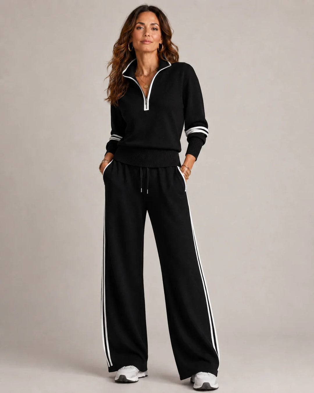 Ensemble femme deux pièces en coton, haut manches longues et pantalon décontracté. Style confortable pour toute saison.