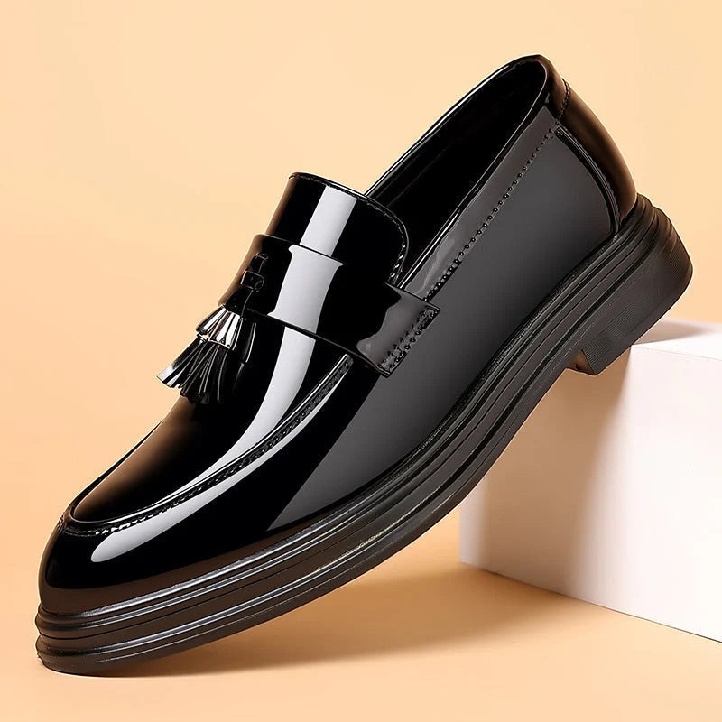 Mocassins hommes à enfiler, modernes et élégants, parfaits pour un style décontracté chic, confort et flexibilité assurés.