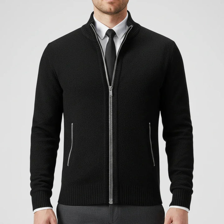 Cardigan homme zippé à col montant, idéal comme veste légère pour l'automne-hiver, style décontracté.