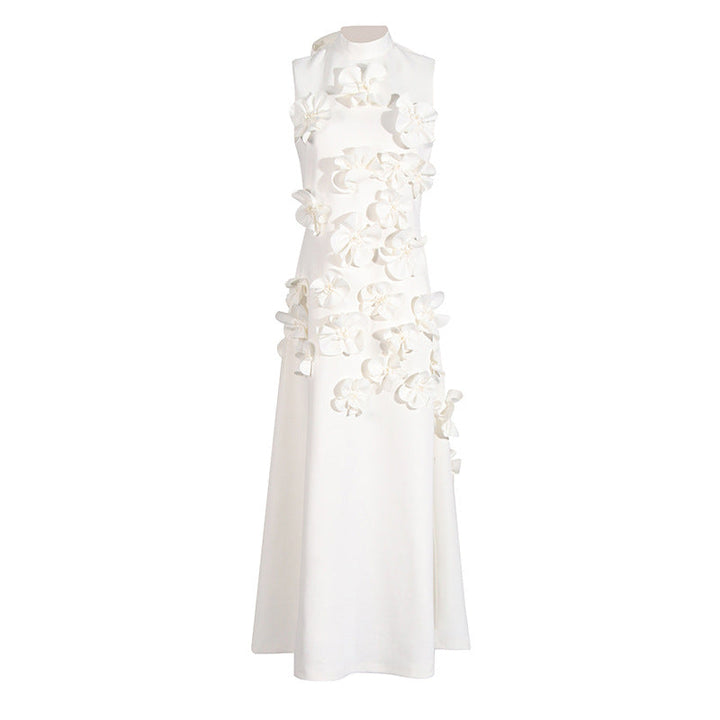 Robe femme chic et fluide, longueur maxi. Idéale pour un look élégant au printemps ou en été.