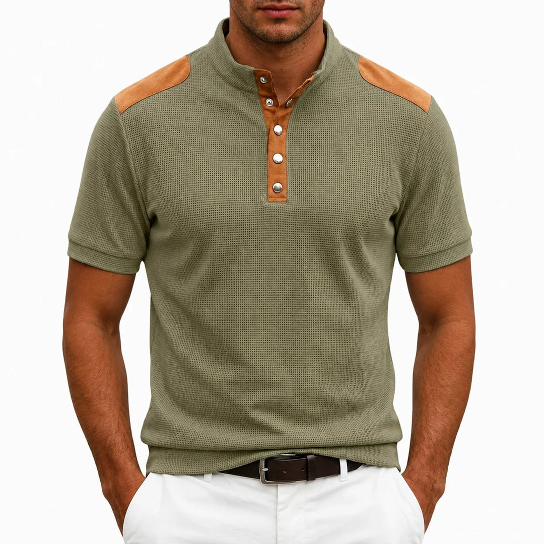 T-shirt homme décontracté à col montant boutonné. Style moderne et polyvalent avec panneaux contrastants. Haut printemps-été.