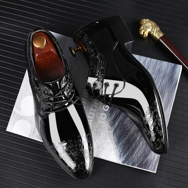 Chaussure homme Derby noire brillante. Style classique, finition haut de gamme, parfaite pour événements formels et soirées.