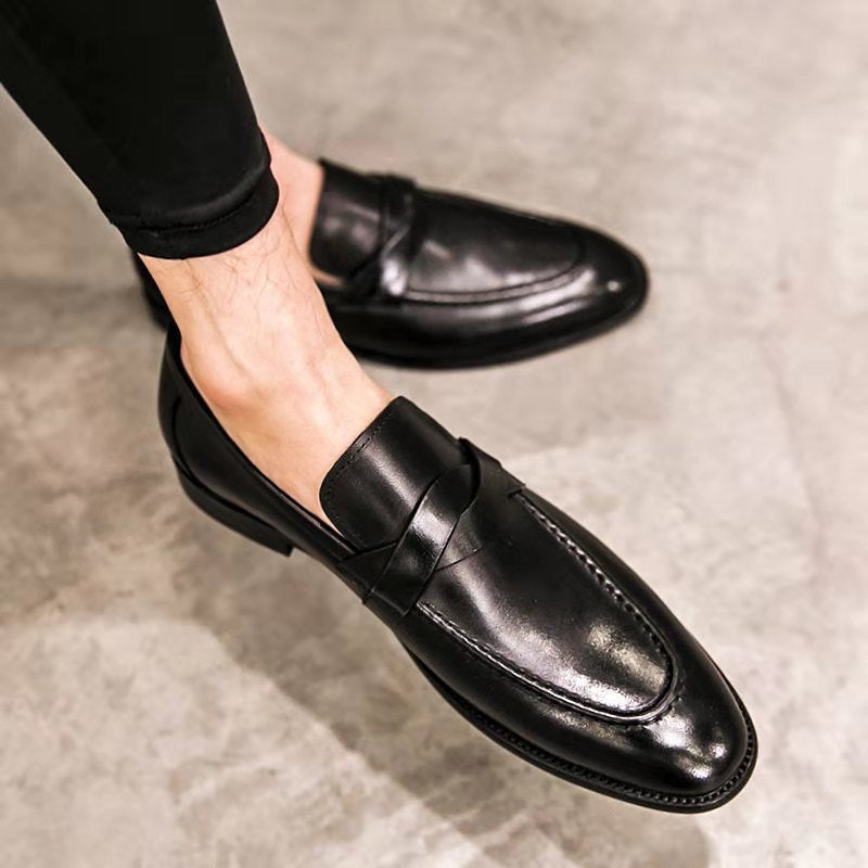 Mocassins homme polyvalents, chaussures classiques pour un look business ou casual chic. Confort garanti.
