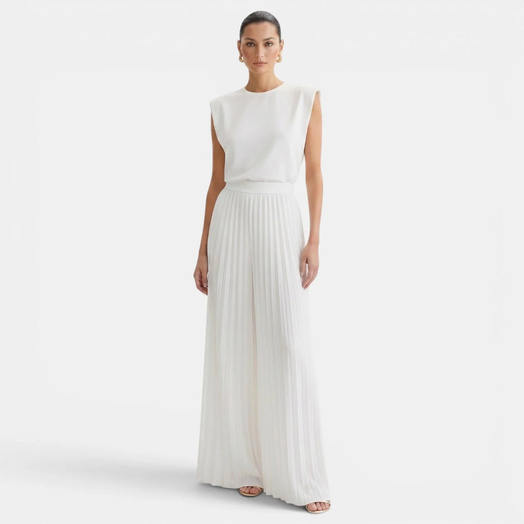 Détail du tissu fluide et confortable de l'ensemble femme deux pièces avec top et pantalon large d'été.