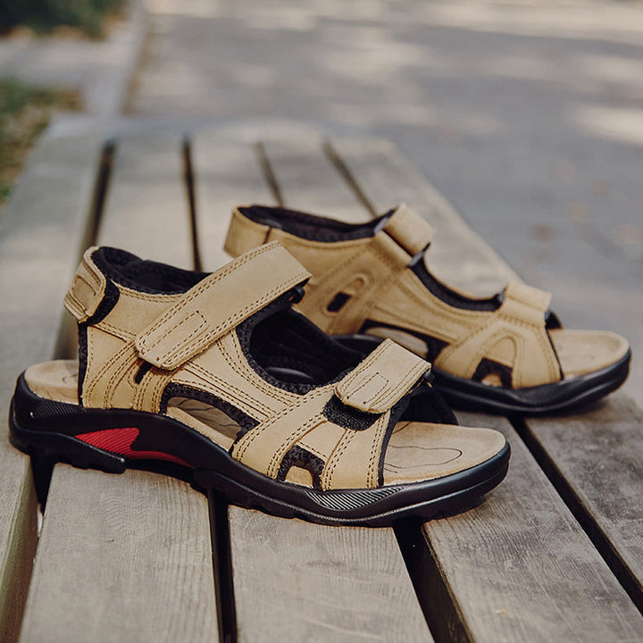 Sandales d'été homme style romain, offrant confort et élégance pour toutes vos activités estivales.