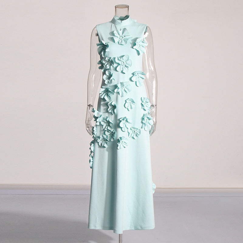 Modèle de robe femme élégante et fluide, coupe maxi pour le printemps et l'été. Confort chic garanti.
