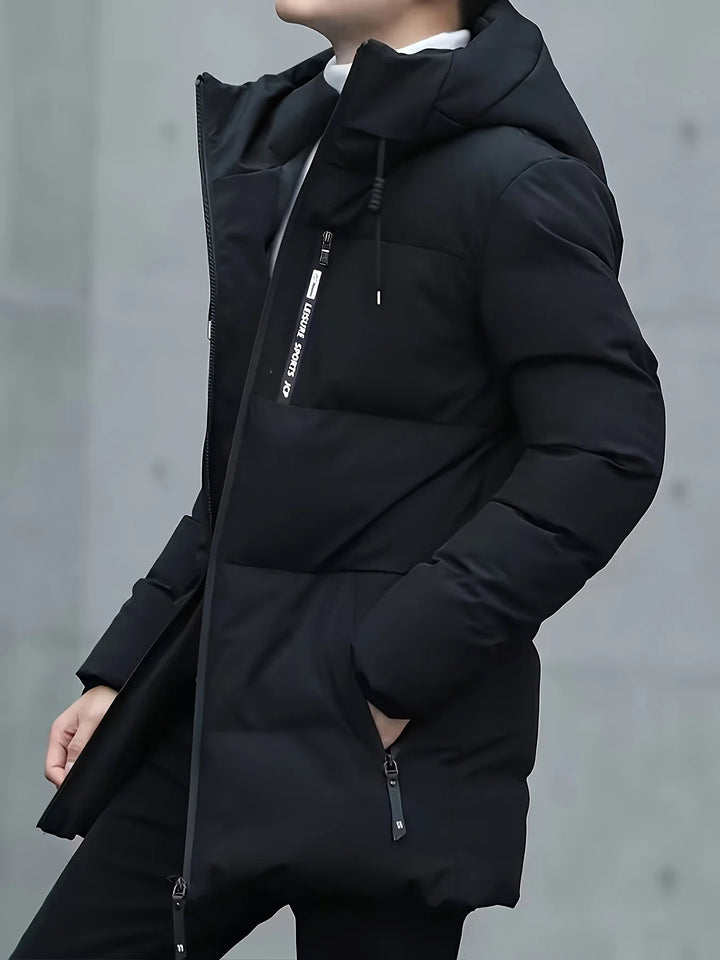 Mode homme: Doudoune chaude avec capuche, un essentiel confortable et élégant pour l'hiver.