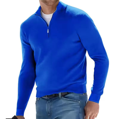 Pull homme tricoté à maille fine. Ce vêtement élégant et intemporel offre douceur et confort pour chaque saison.