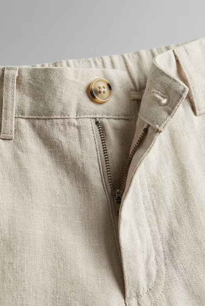 Veste et pantalon de costume homme, style loisirs ou cérémonie. Tendance et confortable pour l'été.