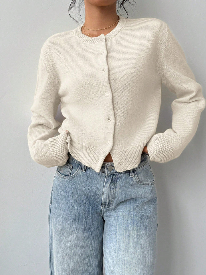 Cardigan féminin, manches longues, coupe courte slim, style moderne pour l'hiver.