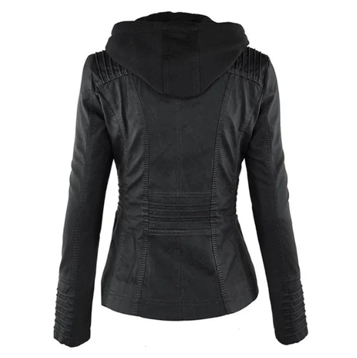 Veste d'hiver femme tendance, coupe cintrée et capuche. Élégance et chaleur pour la saison froide.