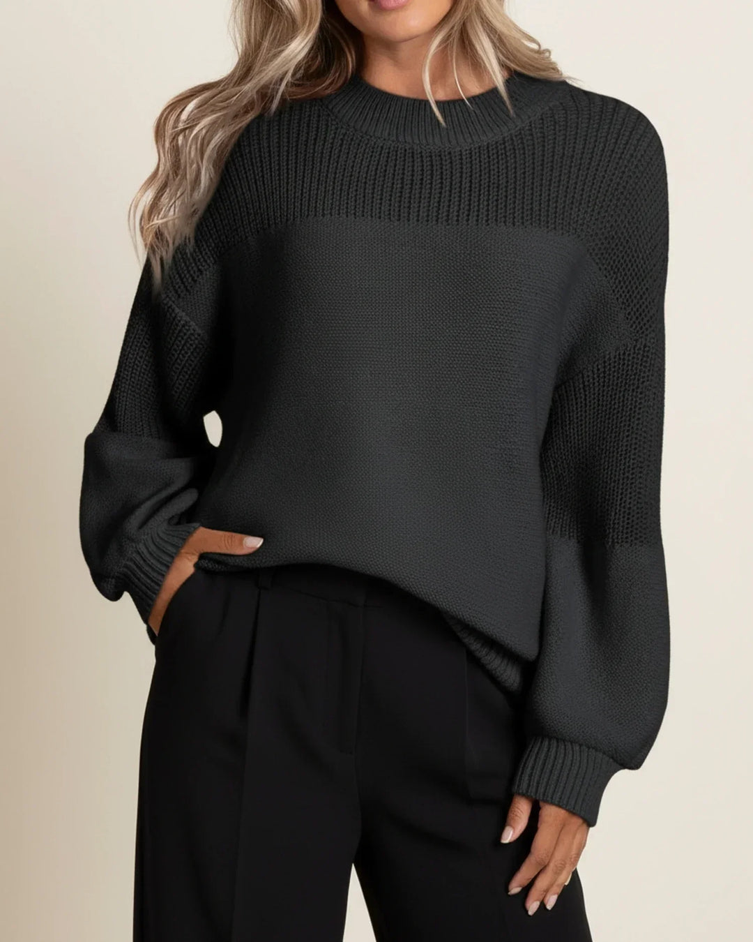 Pull femme décontracté chic, parfait pour l'automne. Il présente des manches lanternes et des fleurs crochetées uniques.