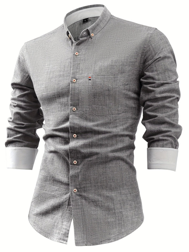 Modèle de chemise homme à manches longues, coupe droite intemporelle pour toute occasion.