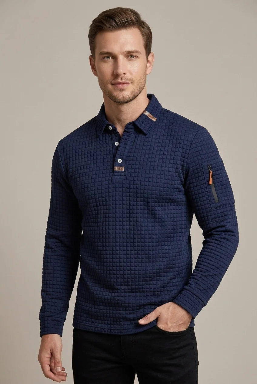 Polo homme élégant en damier moderne, manches longues. Idéal pour un look masculin versatile et tendance.