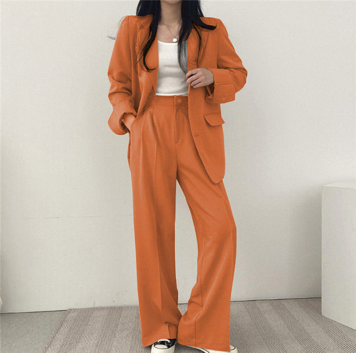 Pantalon et veste femme style coréen, ensemble chic et fluide pour un look décontracté d'été.