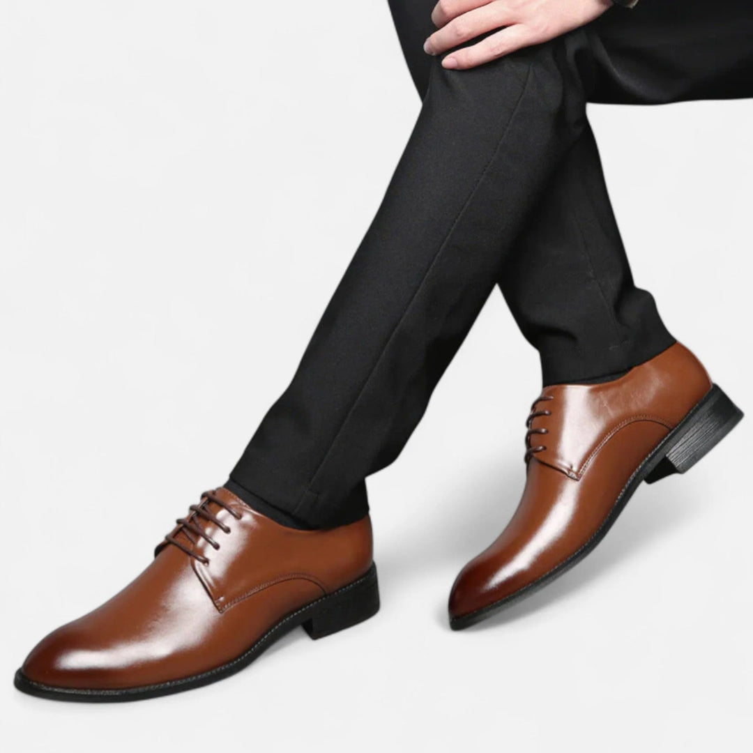 Chaussures Derby homme élégantes, look raffiné et grand confort, pour occasions spéciales ou travail.