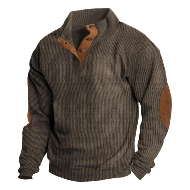 Pull homme à manches longues et col montant. Confortable, élégant et essentiel pour la mode masculine automne/hiver.