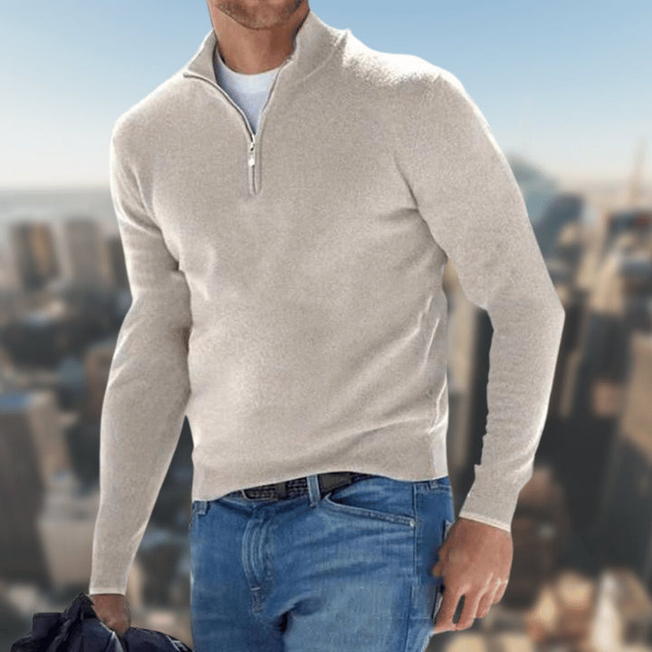 Pull homme élégant en maille fine, idéal pour un look chic et confortable en automne ou hiver. Vêtement masculin.