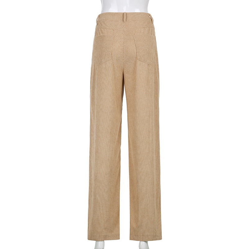 Pantalon large côtelé femme beige, bas fluide et décontracté, idéal pour une mode féminine printanière.
