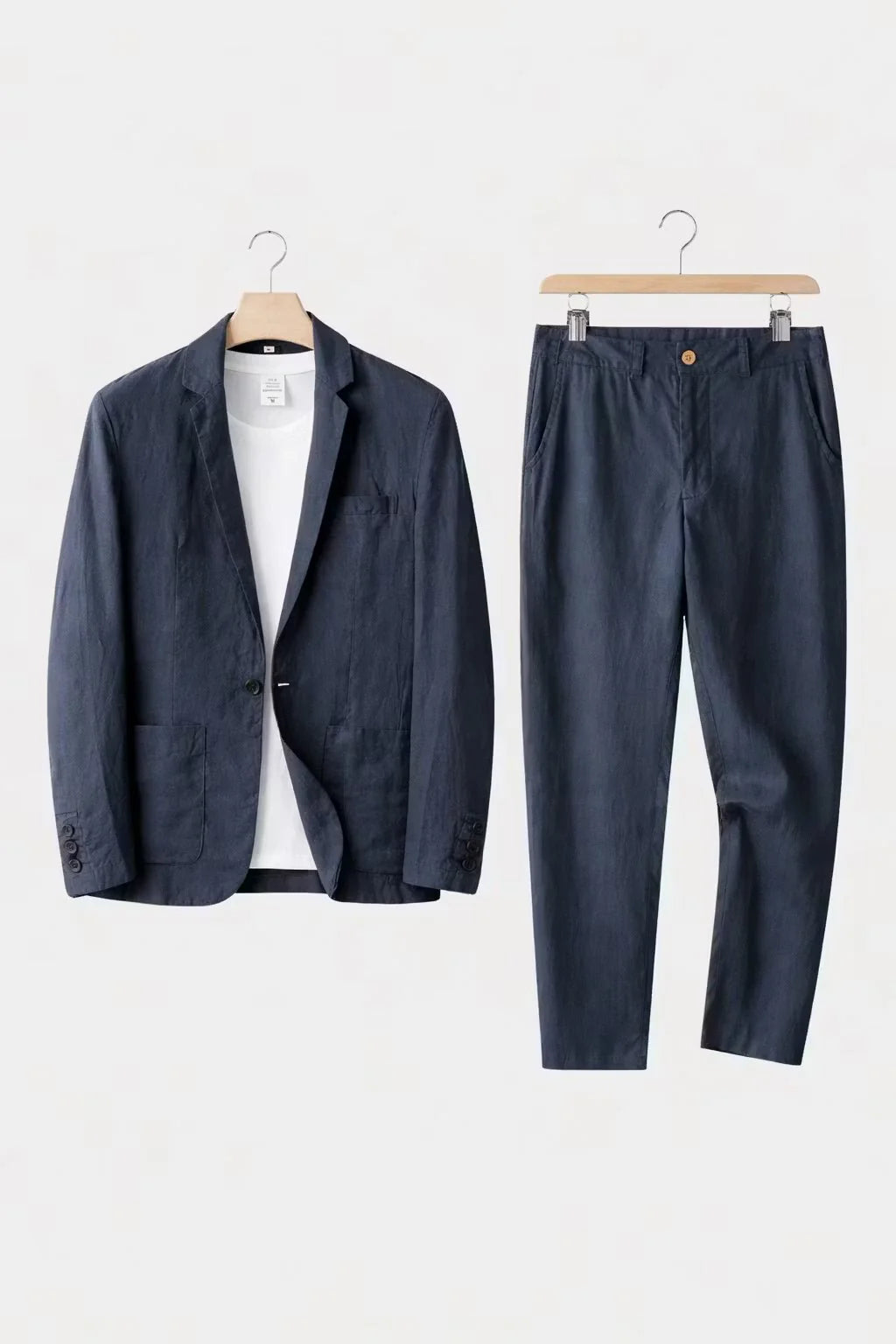Costume homme élégant et polyvalent, idéal pour l'été. Ensemble deux pièces chic, coupe décontractée.