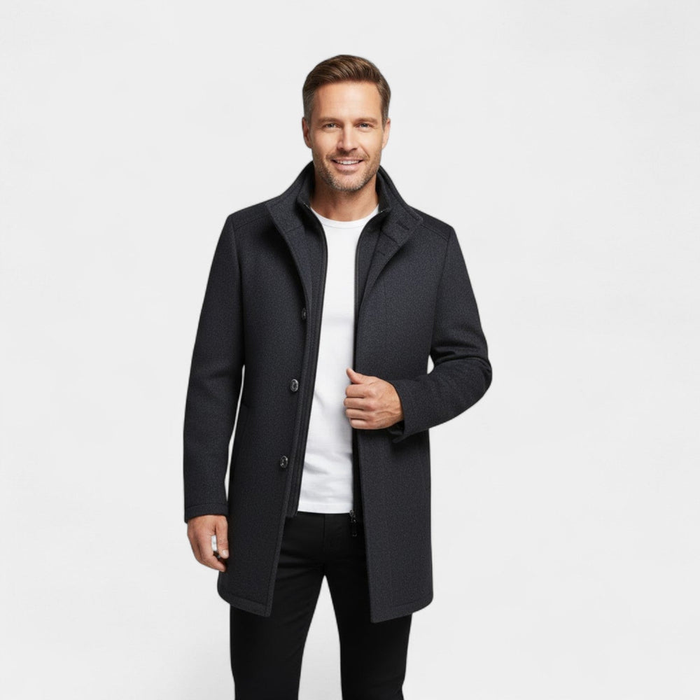 Veste homme chaude mi-longue, coupe ajustée, parfaite pour tenues formelles ou décontractées hivernales.